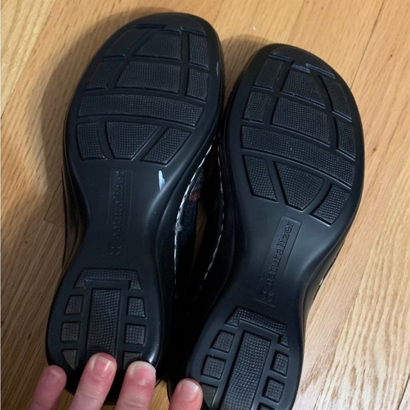 Naturalizer Black Suede Slip on Wedges 7 - Picture 3 of 7